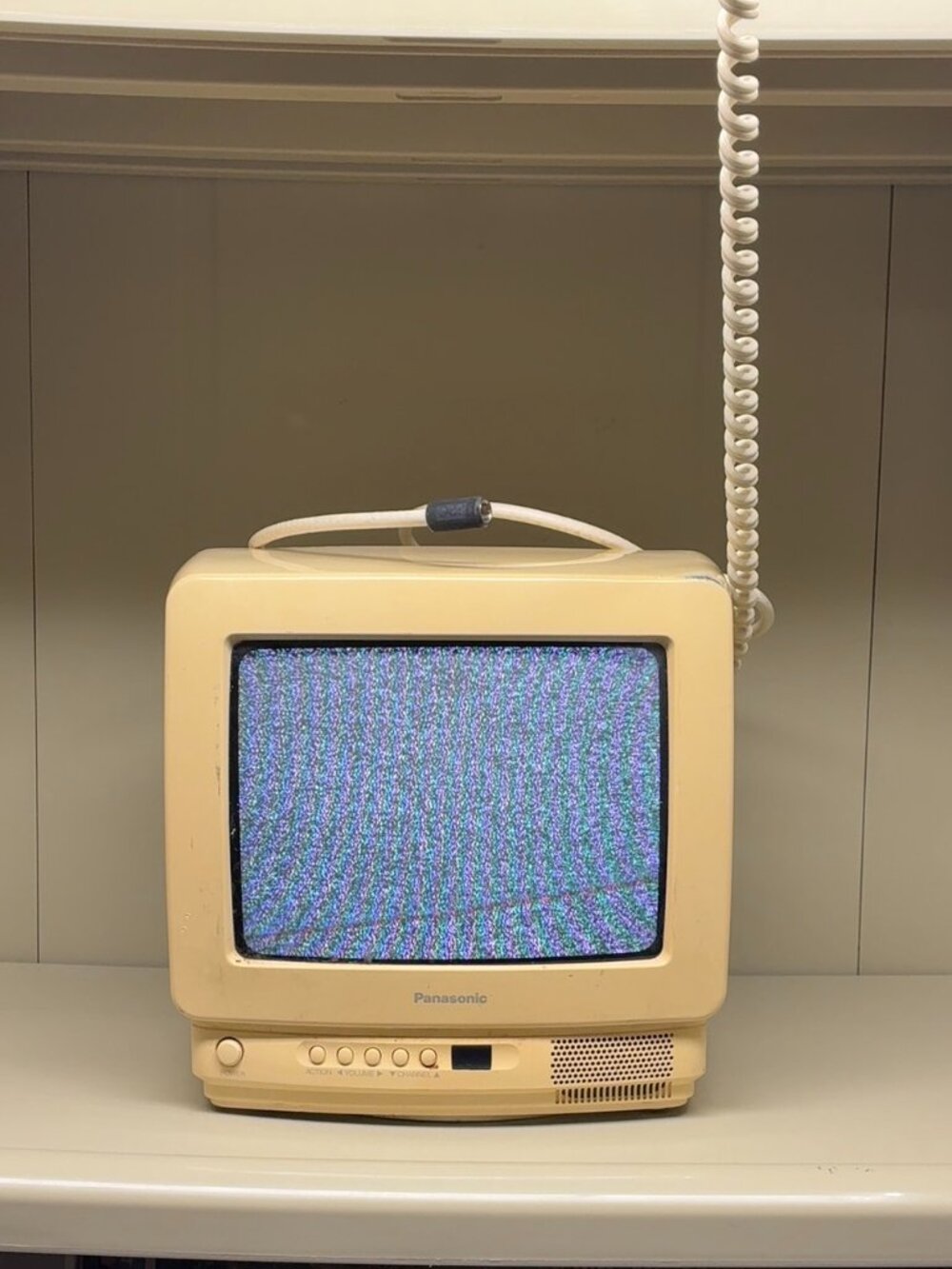 Panasonic CT-9R10T Color TV Retro Gaming 9" CRT Monitor Beige Vintage With Base